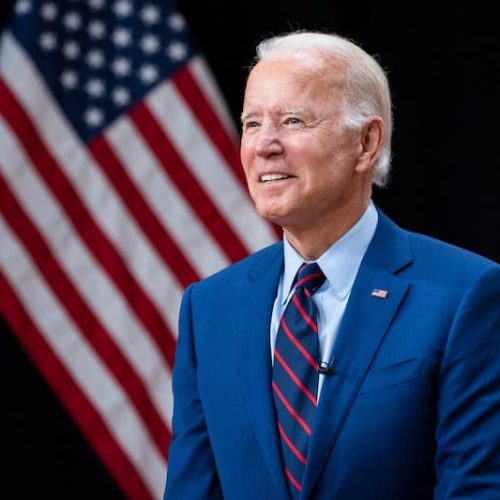 Joe Biden surpreende a todos e abre caminho para novas lideranças políticas