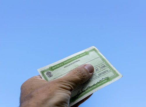 Descubra o passo a passo para regularizar seu título eleitoral cancelado no